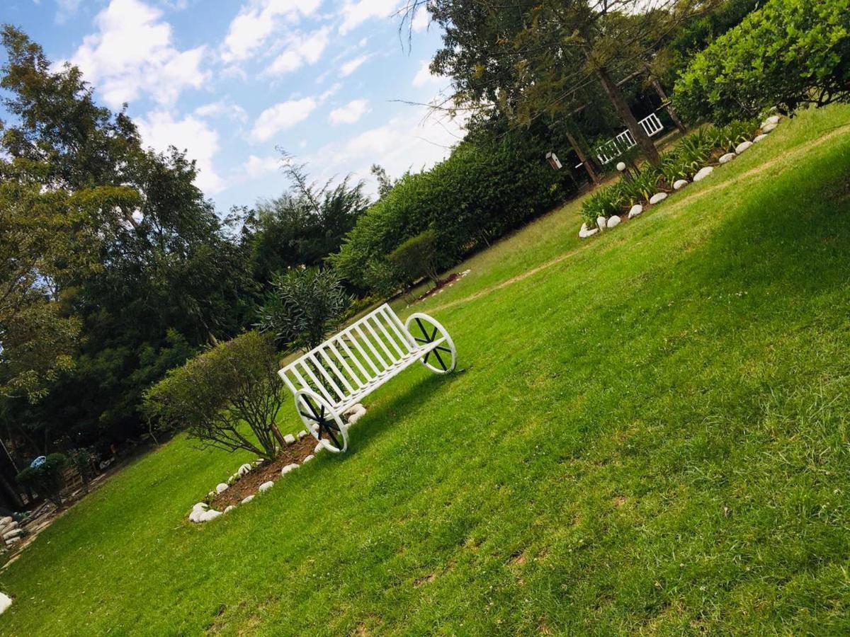 Camp Mahon Gardens Hotel Nanyuki Buitenkant foto